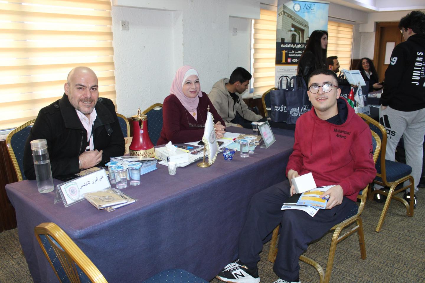 الكلية الجامعية العربية للتكنولوجيا تشارك في معرض الجامعات بمدارس فيلادلفيا الوطنية